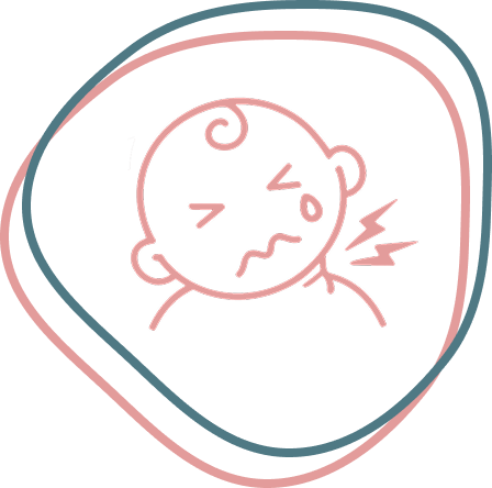 Manos haciendo presión en abdomen de paciente